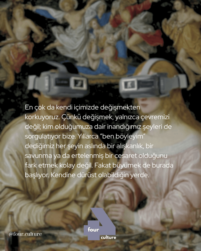 Bir grup insanın sanatsal bir tasvirin önünde durduğu, sanal gerçeklik gözlüğü taktığı bir görüntü.